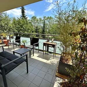 Appartement Un Meublé Et équipé - Clinique De La Sauvegarde - Location Courte Durée, Lyon